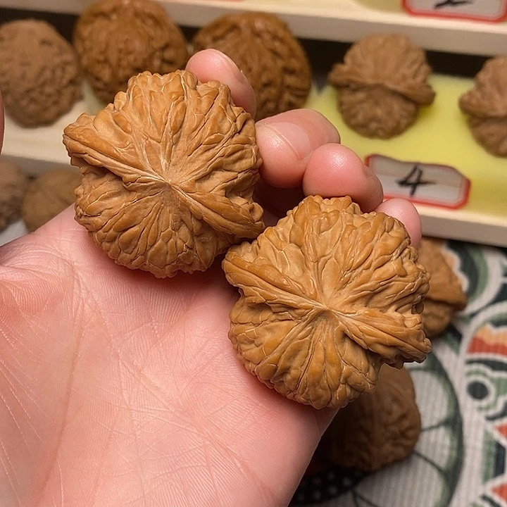 雪***松文玩核桃吊坠43.5磨