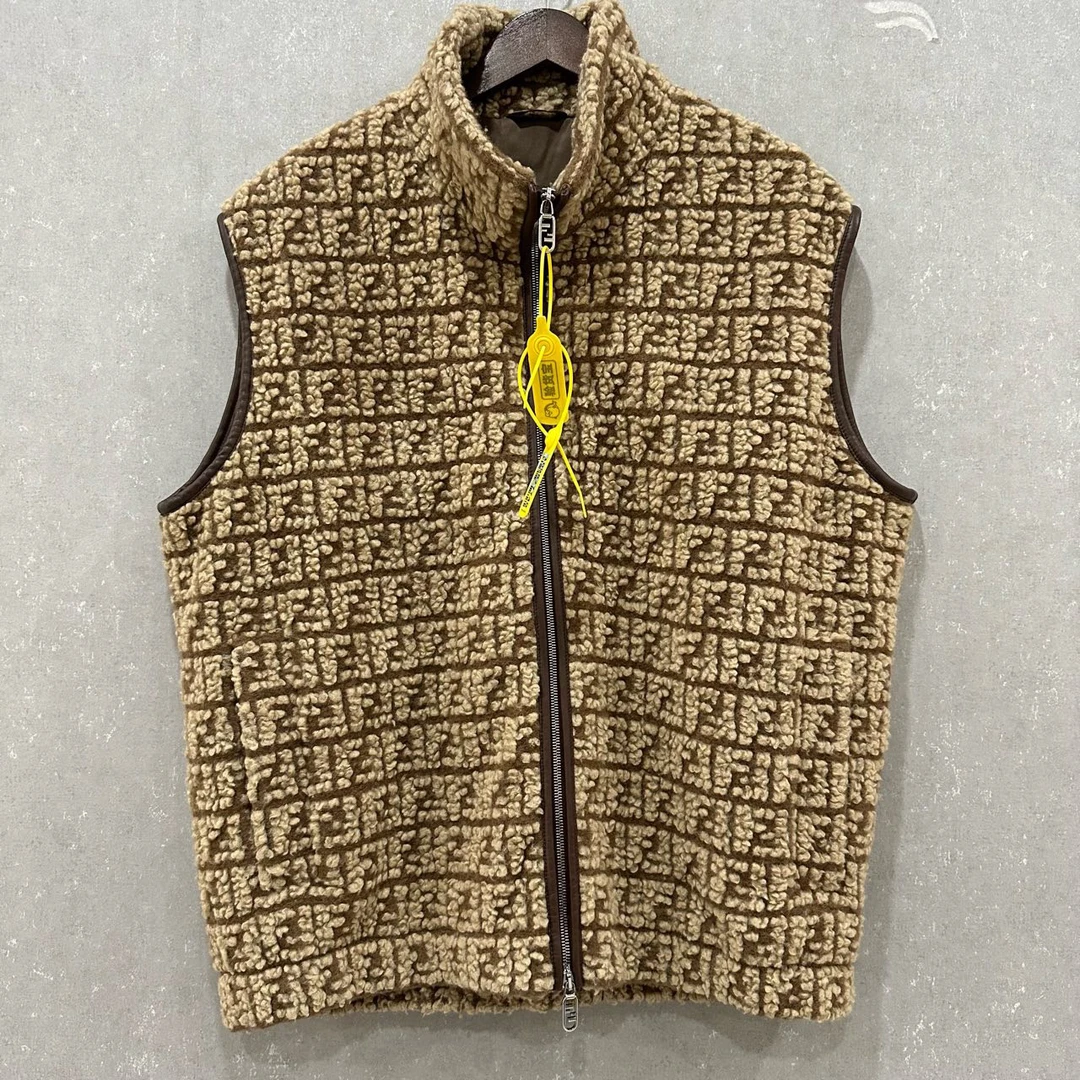 99新 FENDI/芬迪 棕色Logo字母提花拉链马甲50码/004315