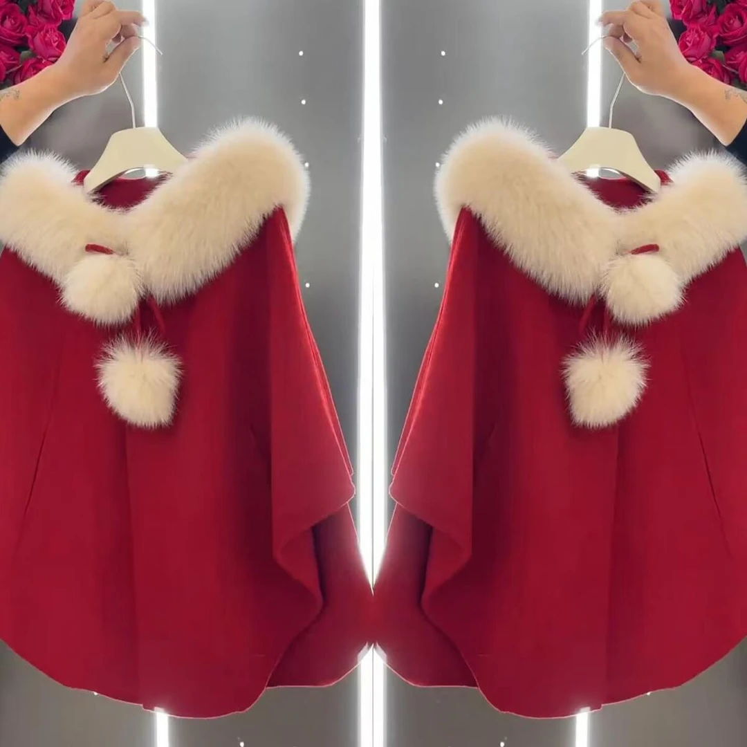 网红时尚毛呢大衣女25秋冬新款雪球大衣环保毛球连帽斗篷呢子外套