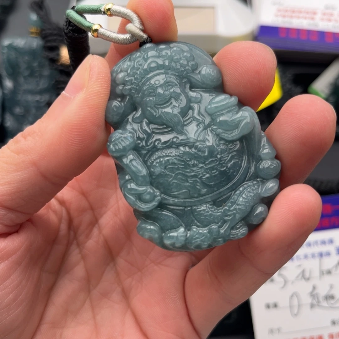 翡翠未镶嵌颈饰财神