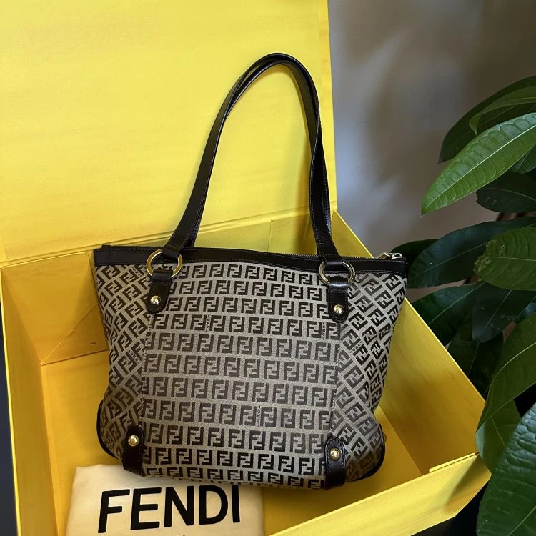 95新/芬迪/C8857549974/[251117CZ02]