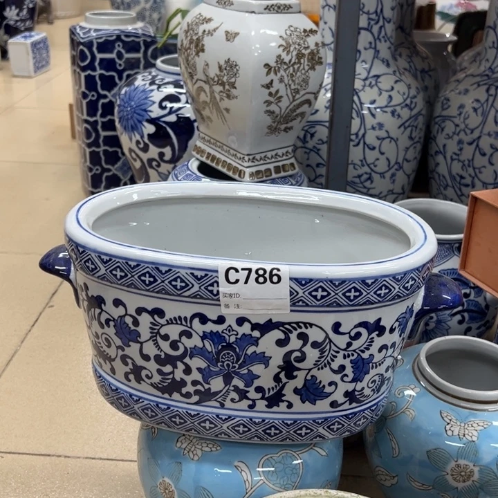 瓷片微瑕陶瓶。。。。。。。。。。。。