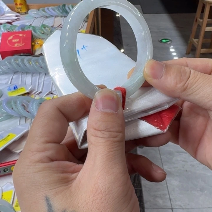 翡翠手镯未镶嵌纯天然缅甸翡翠Ａ货买断