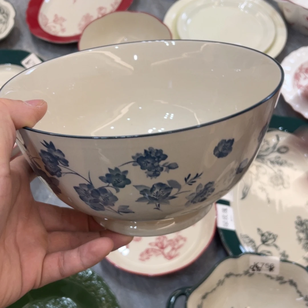 陶瓷微瑕餐具介意勿拍，满18飞！
