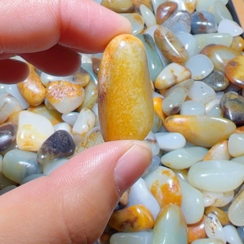 和田玉（子料）未镶嵌颈饰10.7克