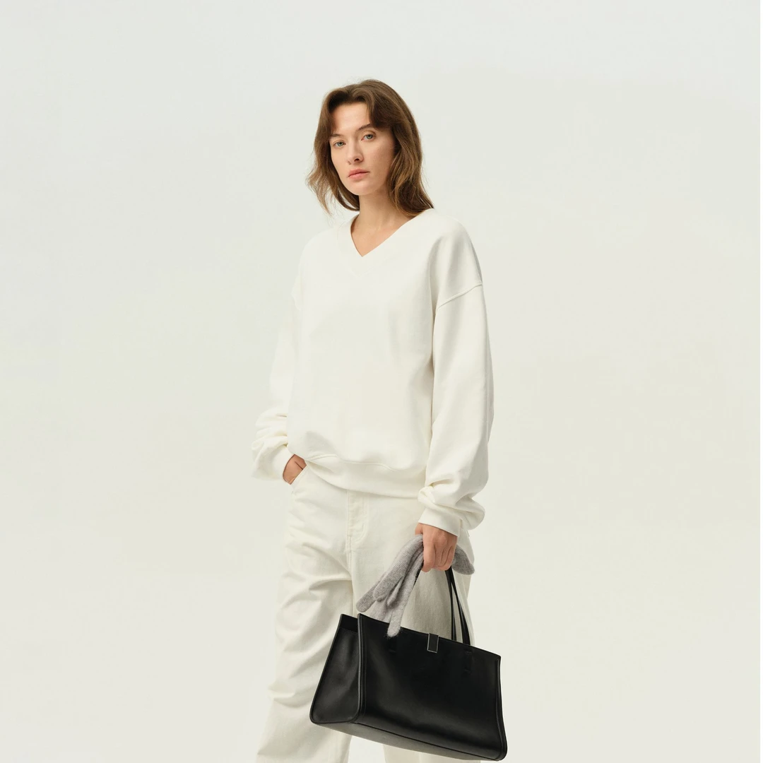 白弓2024年通勤100%精梳棉宽松加厚V领卫衣女套头上衣秋冬50880X