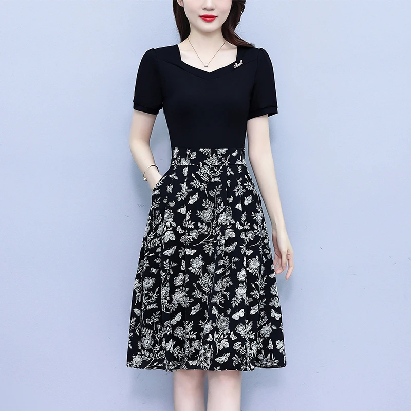 短袖连衣裙女夏季2025新款假两件遮肚妈妈时尚修身中长款碎花裙子