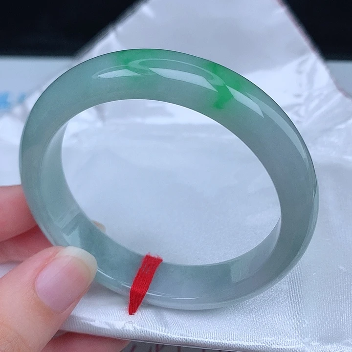 翡翠手镯未镶嵌天然