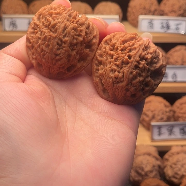 文玩核桃把件44三角疆