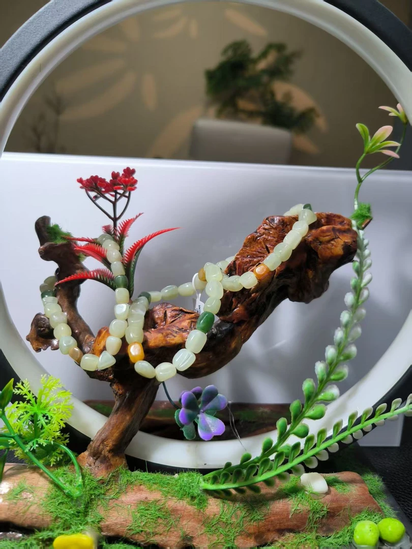 天然和田玉手串-HTY10008多样性发其一