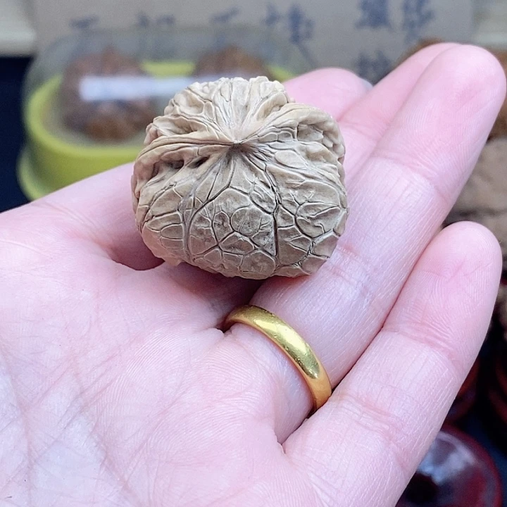 咖***咖文玩核桃吊坠不熟瑕疵不退不换