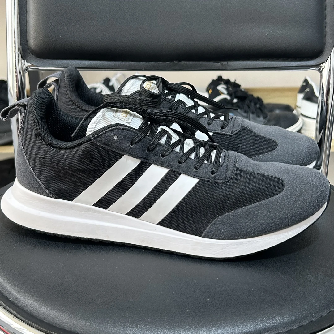 41码adidas Run 60s 跑鞋 黑白 二手正品