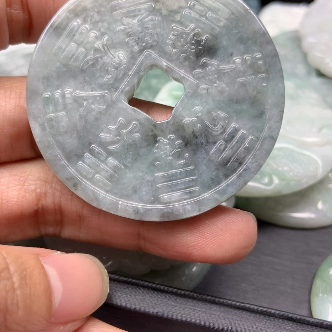 翡翠颈饰未镶嵌天然翡翠