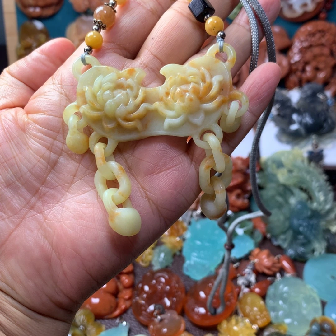 蛇纹石玉未镶嵌挂坠