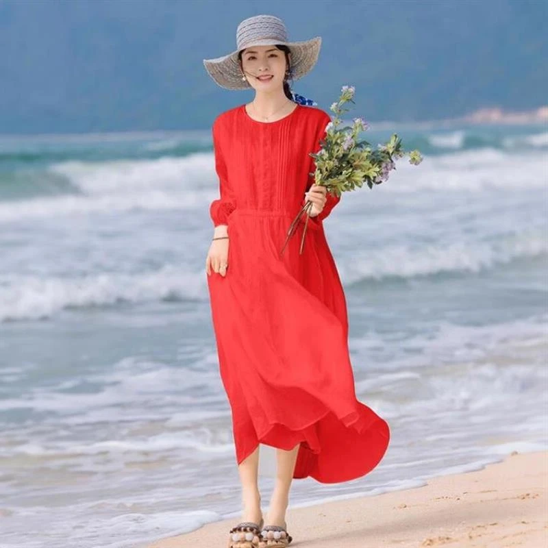连衣裙女夏季2025新款文艺休闲女装高级感红色旅行度假裙
