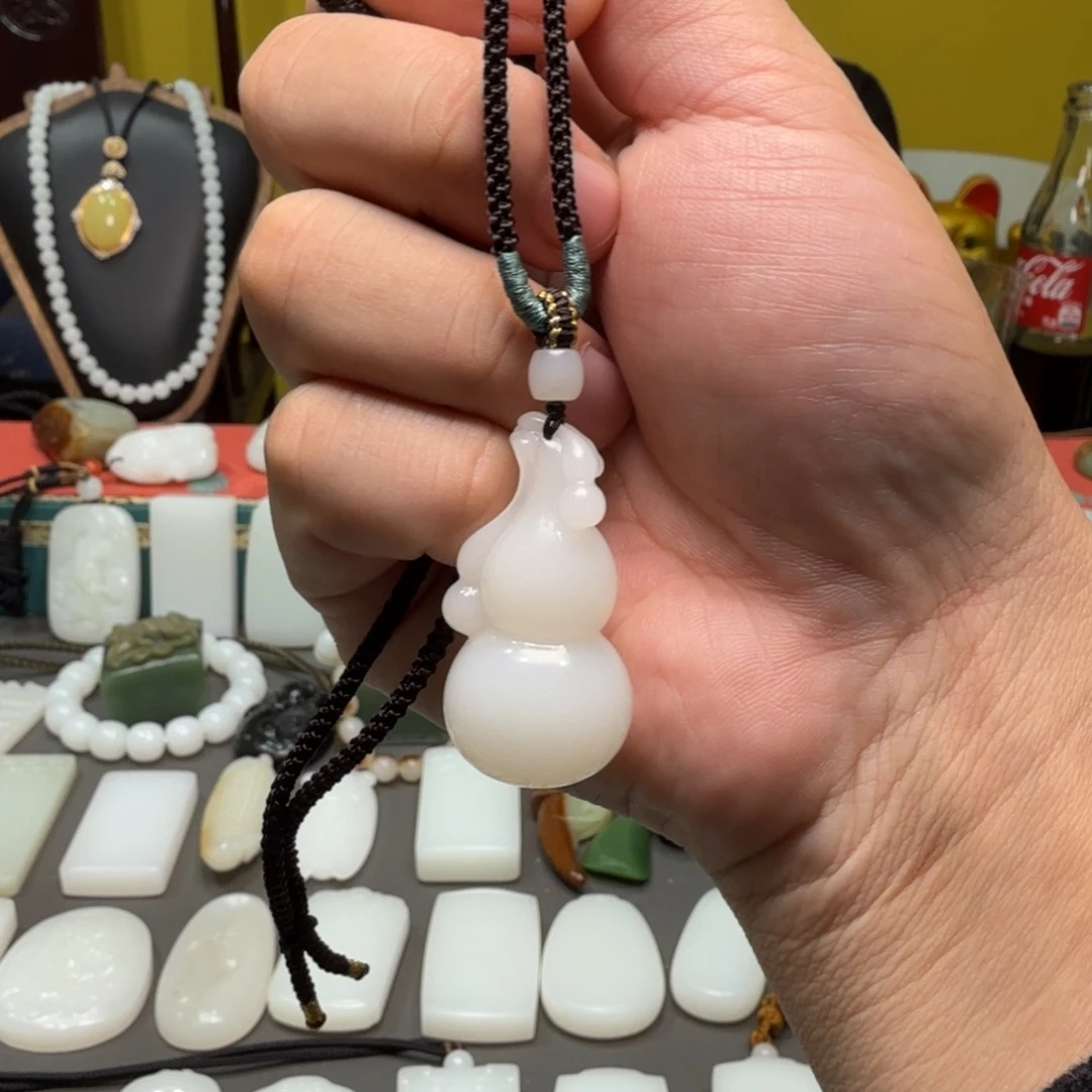 和田玉未镶嵌吊坠(不含链)