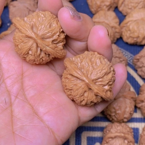 【闪购商品】文玩核桃吊坠花**.宫灯40