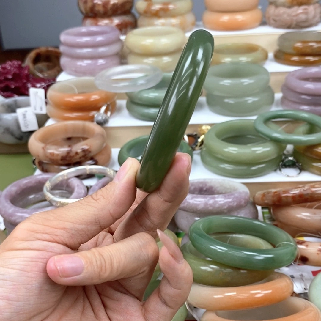 石英质玉手镯未镶嵌柠*果