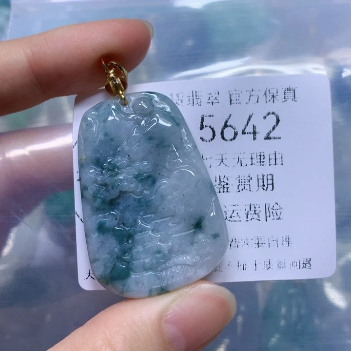 翡翠未镶嵌颈饰翡翠