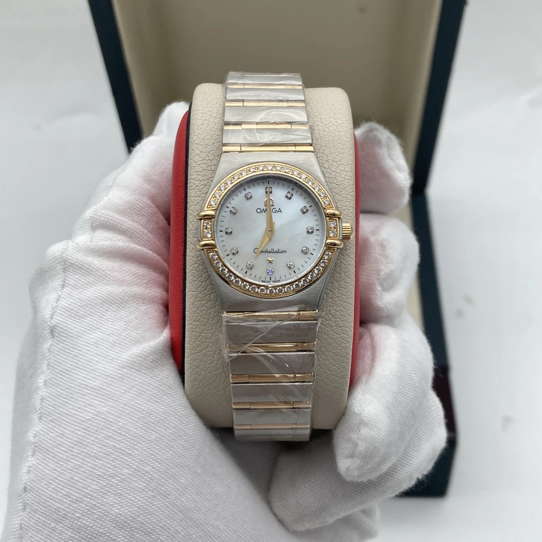 95新 Omega/欧米茄 25mm 欧米茄星座18K间金后配钻圈石英女士腕表