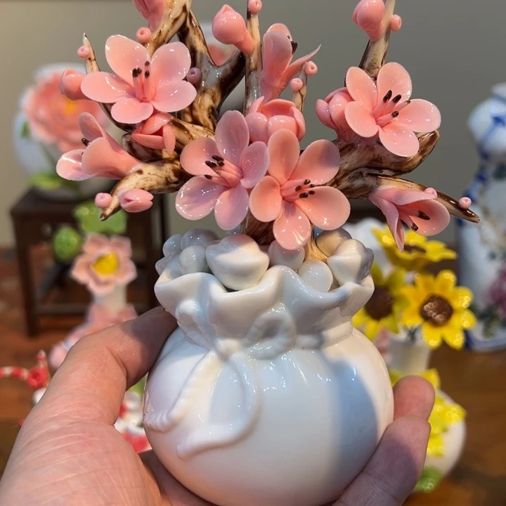 手工精致陶瓷摆件