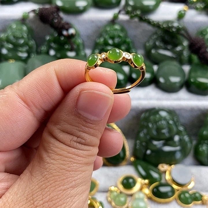 和田玉（碧玉）未镶嵌颈饰