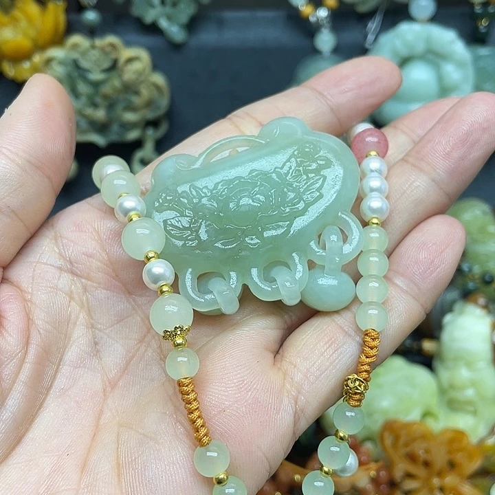 未镶嵌岫玉吊坠吊坠