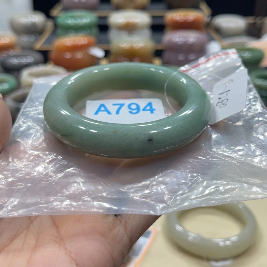 石英质玉手镯未镶嵌瀞*