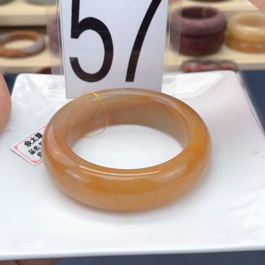 【闪购商品】石英质玉手镯未镶嵌