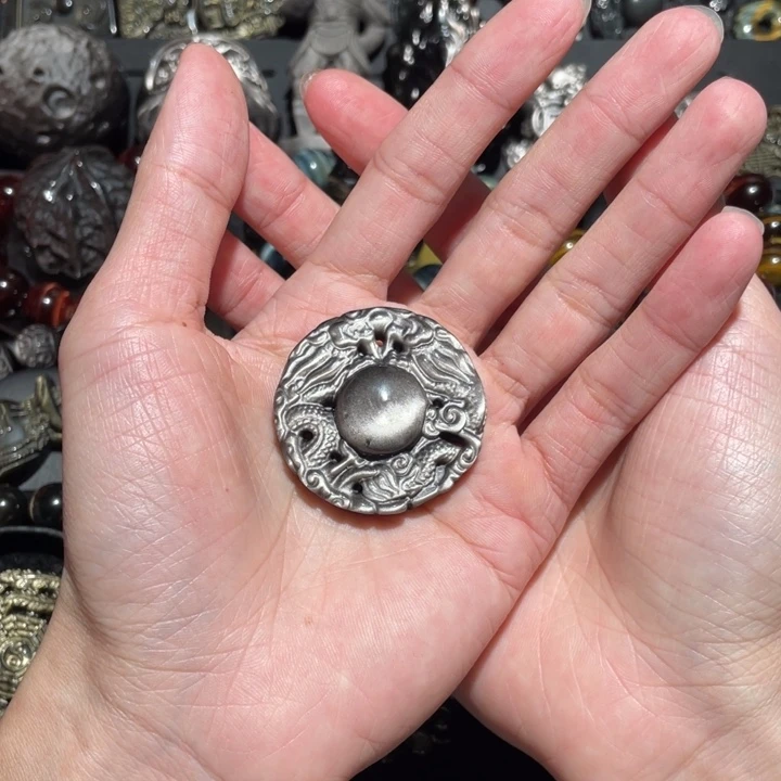 黑曜岩颈饰未镶嵌琪*。