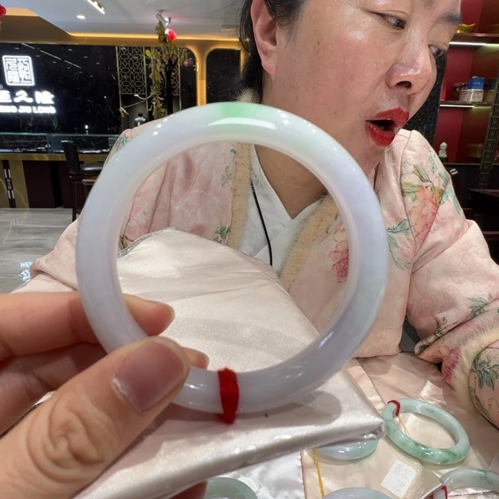 翡翠未镶嵌手镯飘阳绿58-59