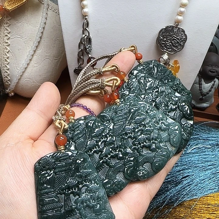 翡翠颈饰未镶嵌吊坠