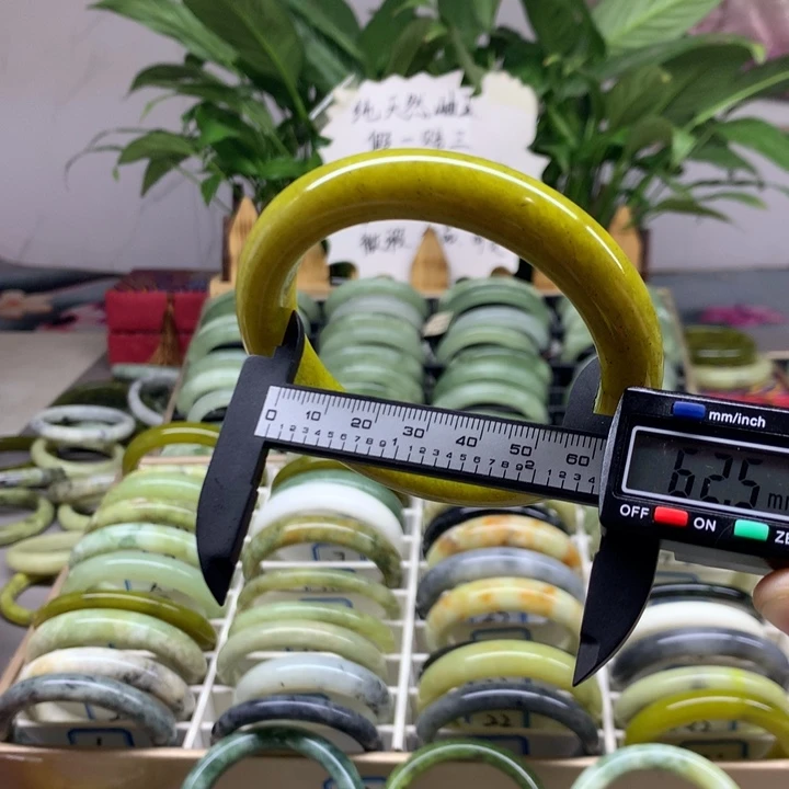 未镶嵌蛇纹石玉手镯30