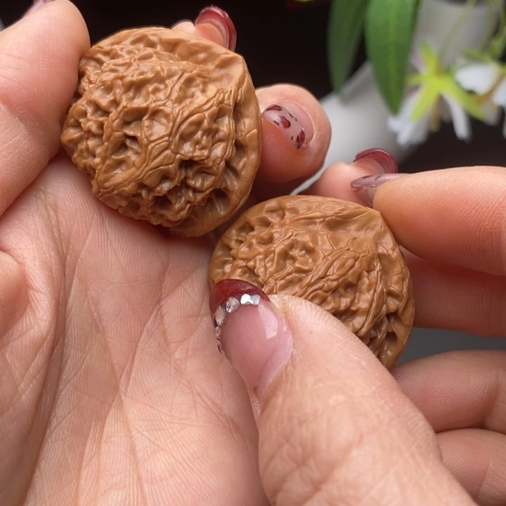 文玩核桃把件宫灯