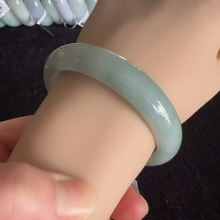 翡翠未镶嵌手镯编号55705圈口55.7