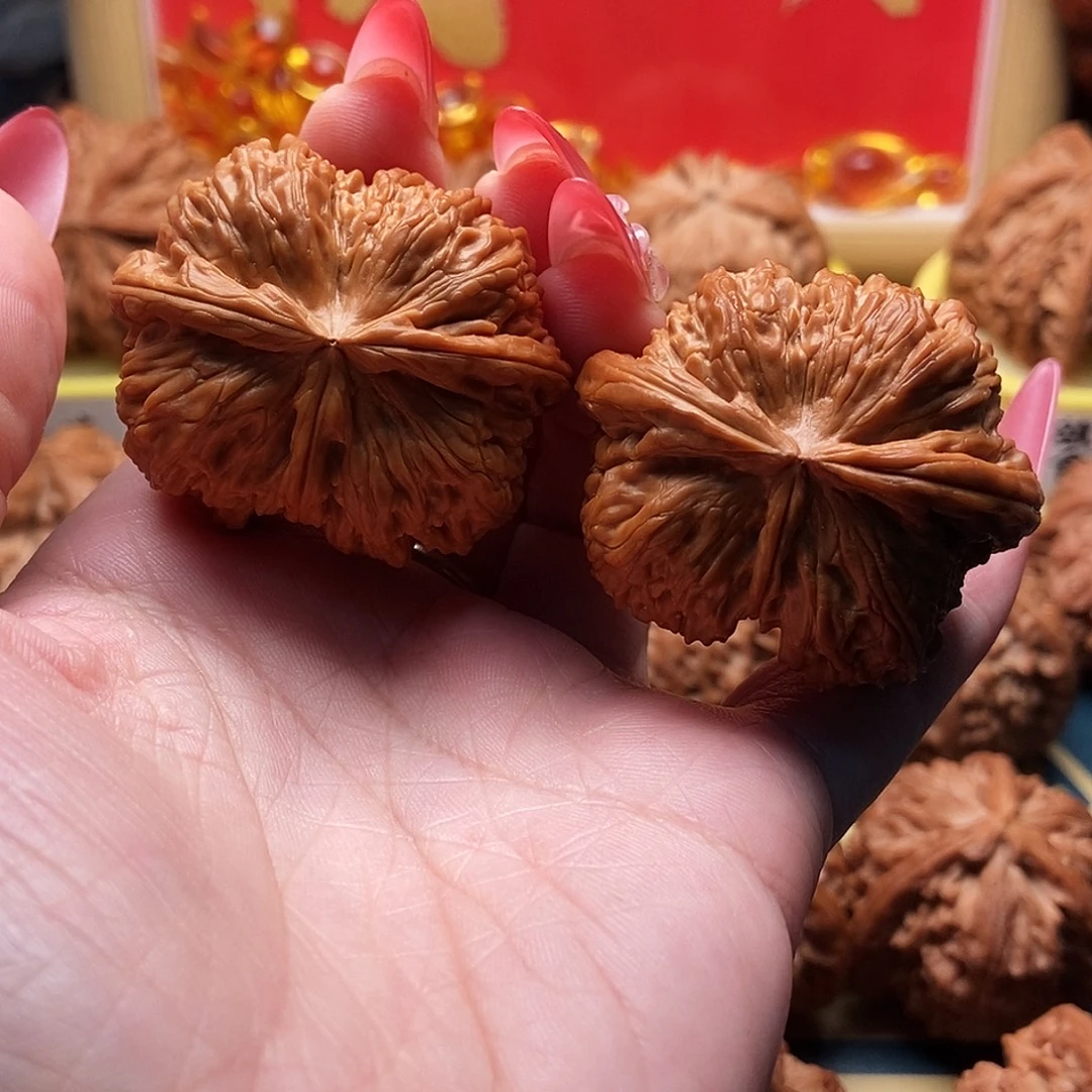 文玩核桃把件白狮子三棱球连 42