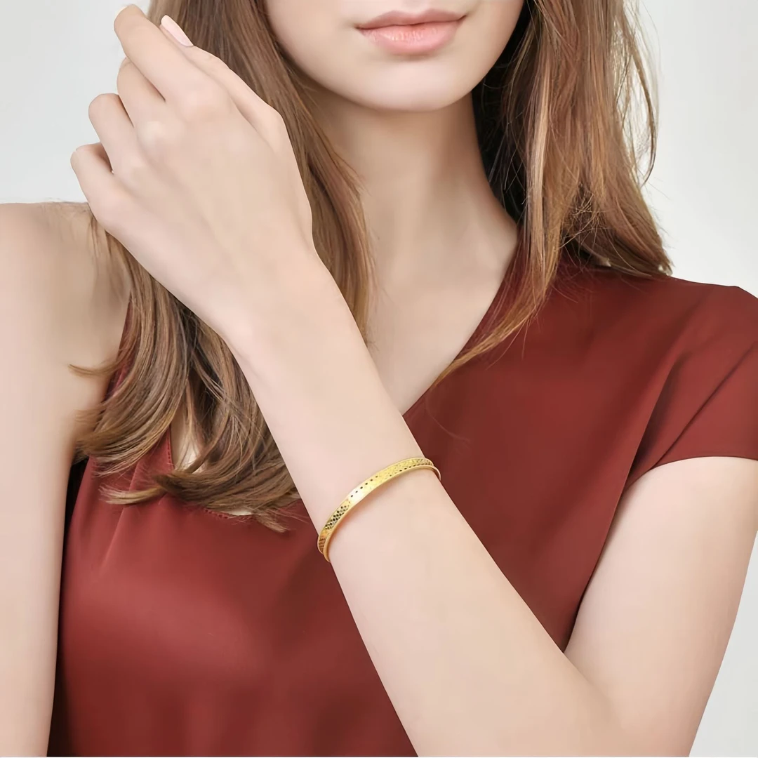钛钢手镯 凹凸龙鳞纹手镯女2025同款亮面精美时尚气质手镯