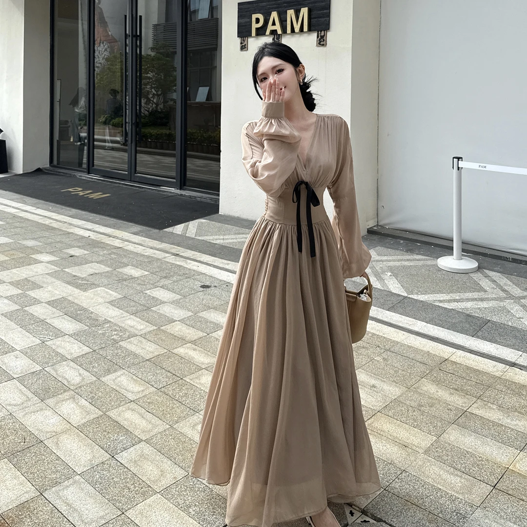 法式气质V领雪纺长袖连衣裙2025秋季新款小众纯欲修身收腰A字长裙
