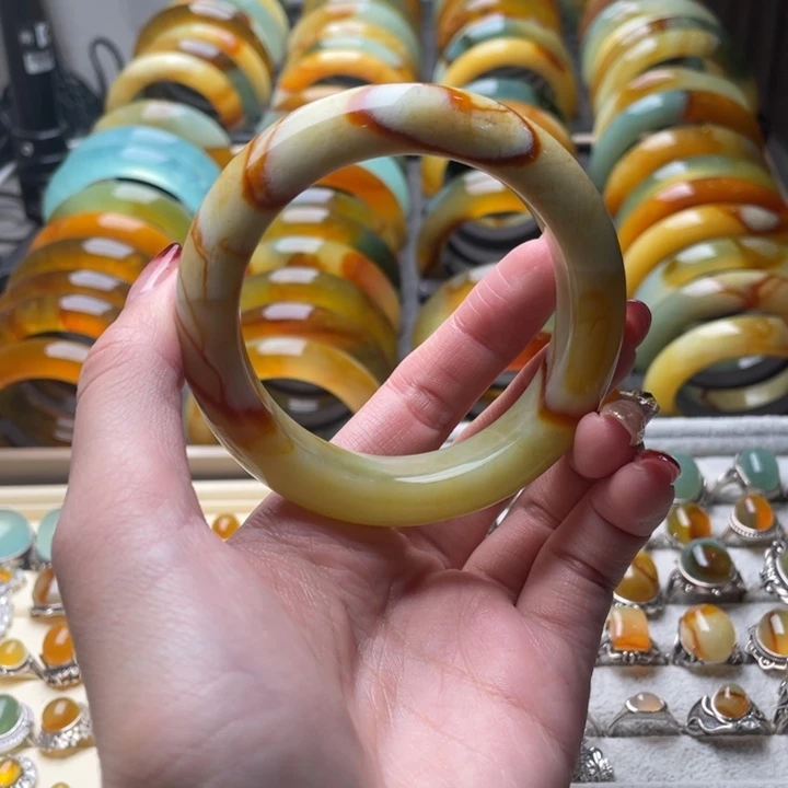 蛇纹石玉手镯未镶嵌55.8