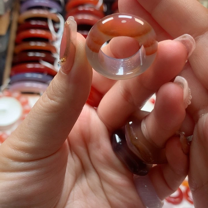 玛瑙/玉髓手镯未镶嵌芜****A