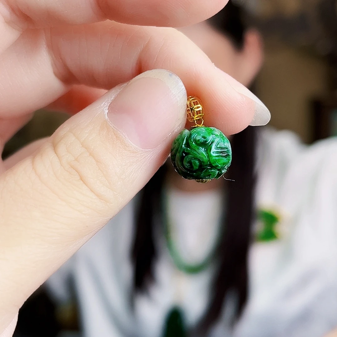 翡翠18K金镶嵌颈饰多样性