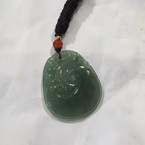 翡翠吊坠(赠链)未镶嵌