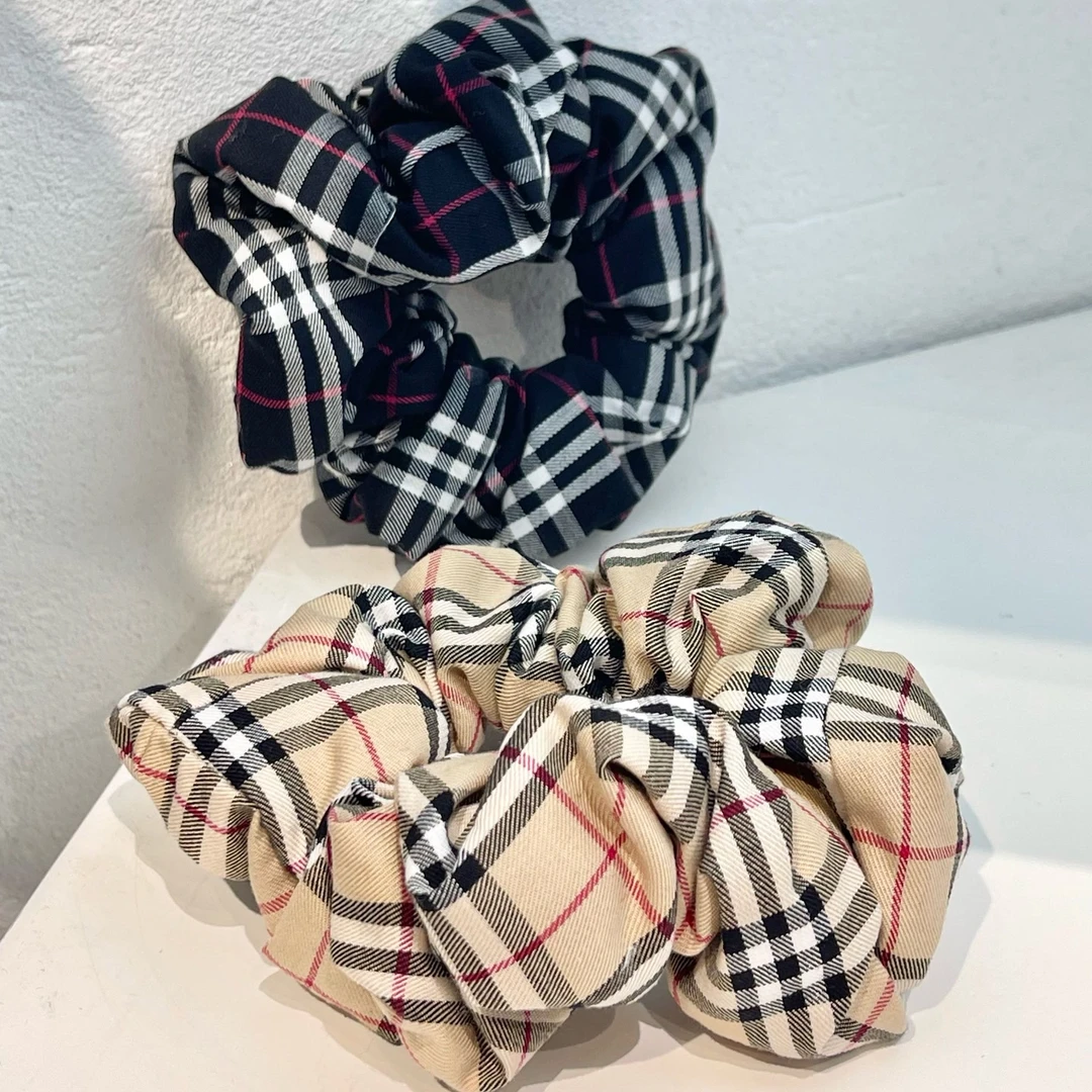 a428气质冬日百搭休闲款条纹格子高弹力大肠发圈