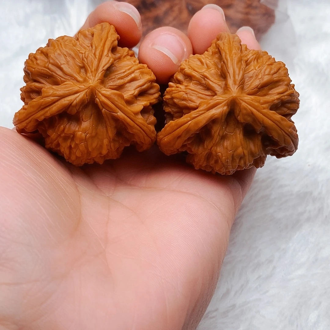 Z***Z吊坠文玩核桃三棱