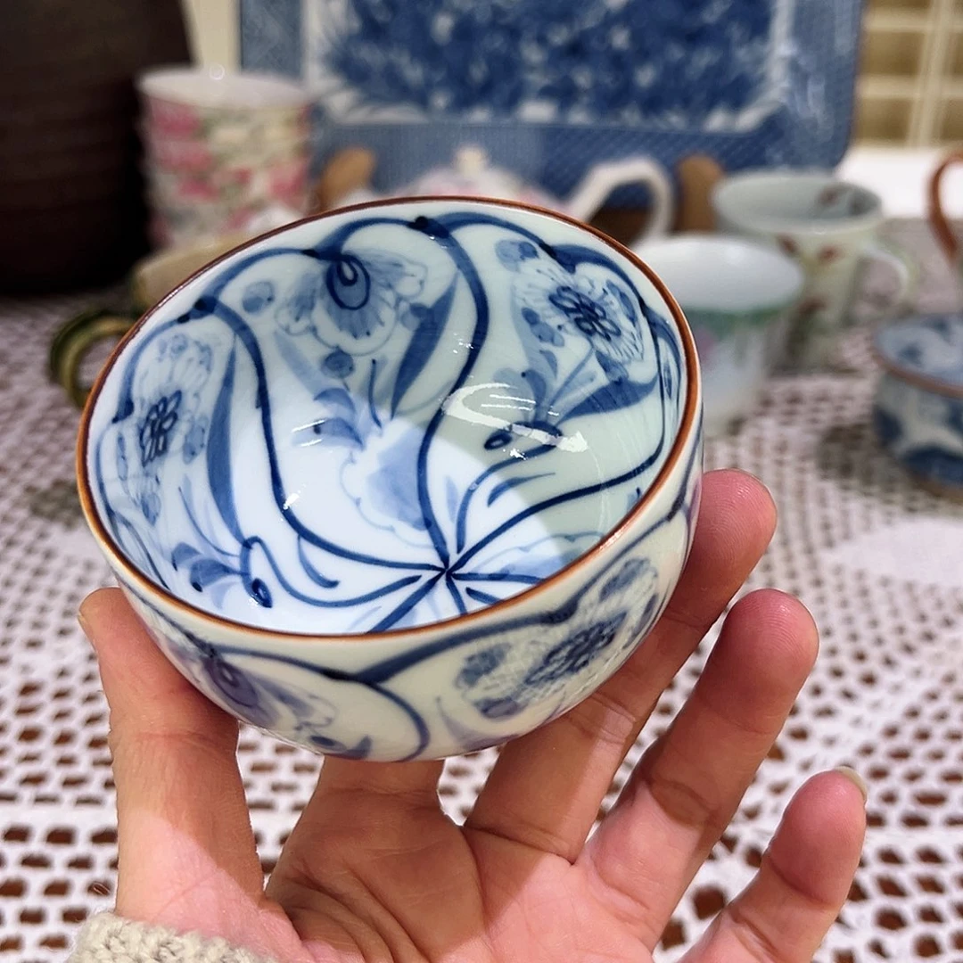 咖啡杯和茶杯是我们每家