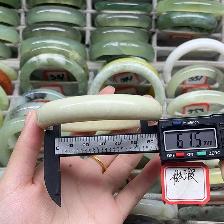 未镶嵌蛇纹石玉手镯333