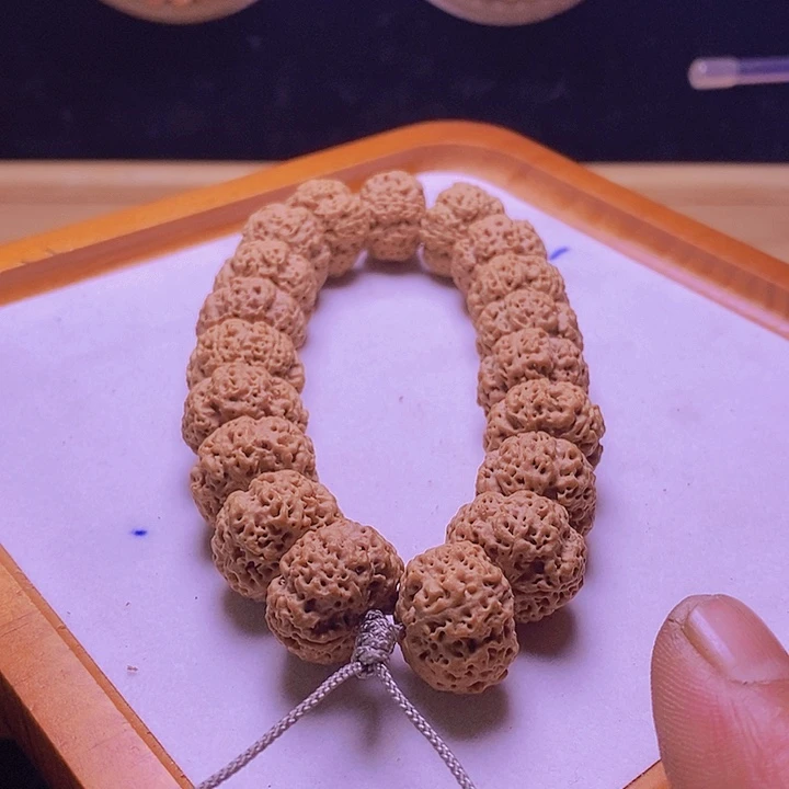 手串金刚菩提梁梅花款