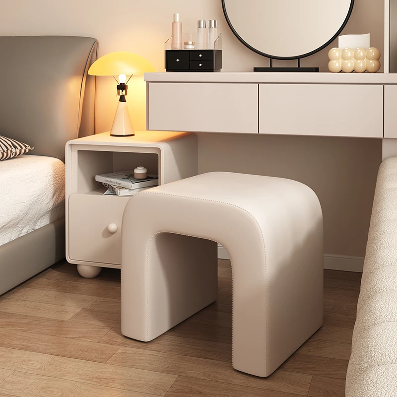 白色奶油风化妆凳女生卧室化妆椅子现代简约2025新款梳妆台凳子