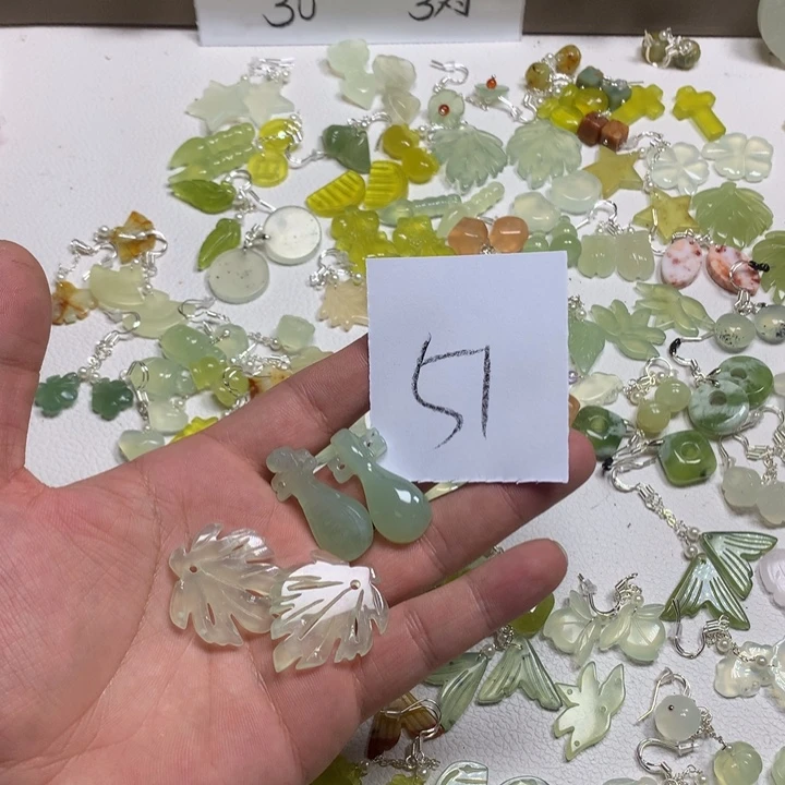 蛇纹石玉合金耳钉阿****n