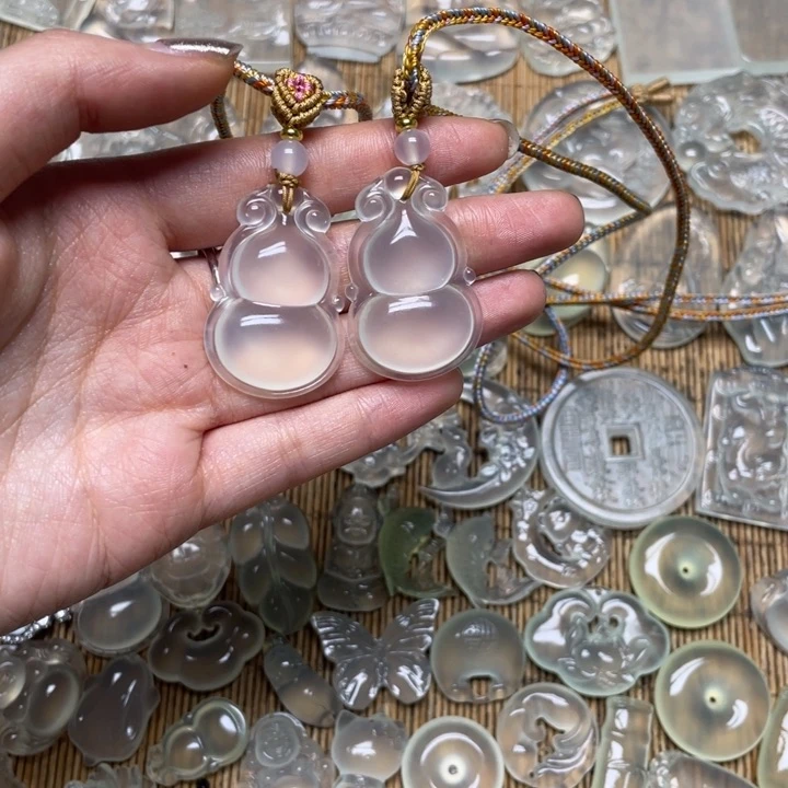 蛇纹石玉未镶嵌颈饰幻*